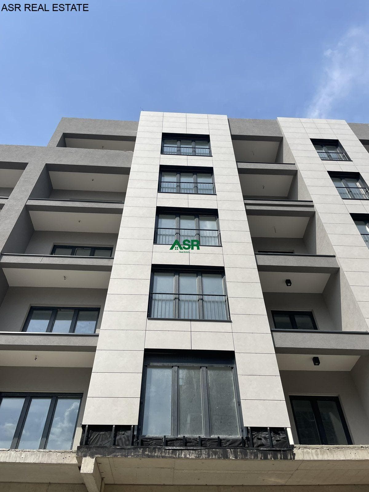Ofrohet BANESA me siperfaqe 93.57 m² per SHITJE në lagjen Arberia 2
