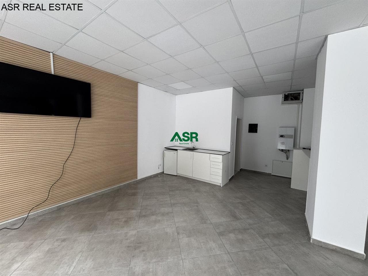 Lokal 98m2 me qira në lagjen Arberia, perballe Minimax 4