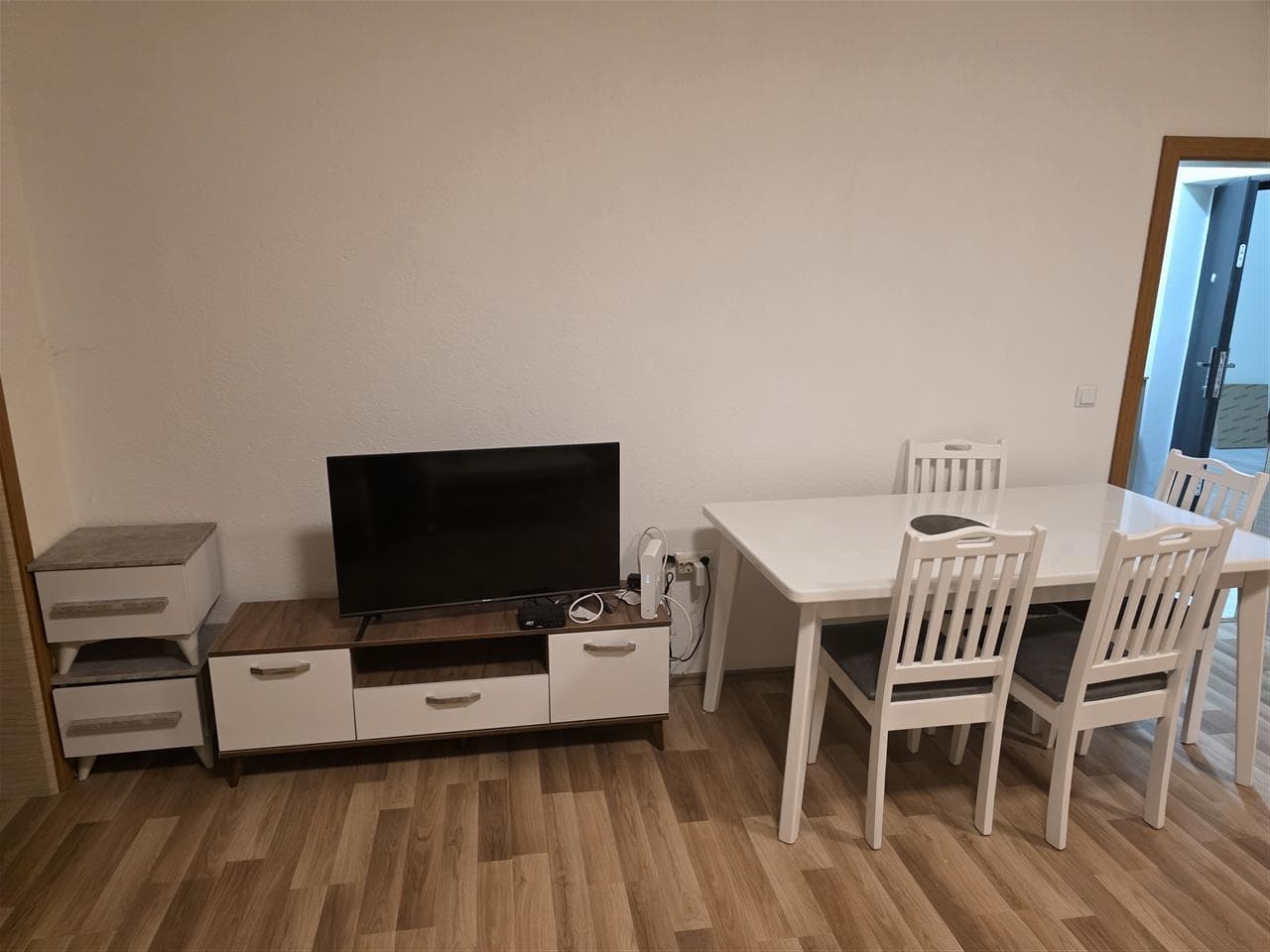 Banesë 101m2 me qira në Velani