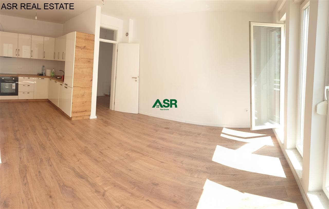 Banesë – Zyre me qira në rr.C 4