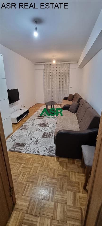 Lëshohet banesa me qira në lagjën Qender, rr,Tringe Smajli 3
