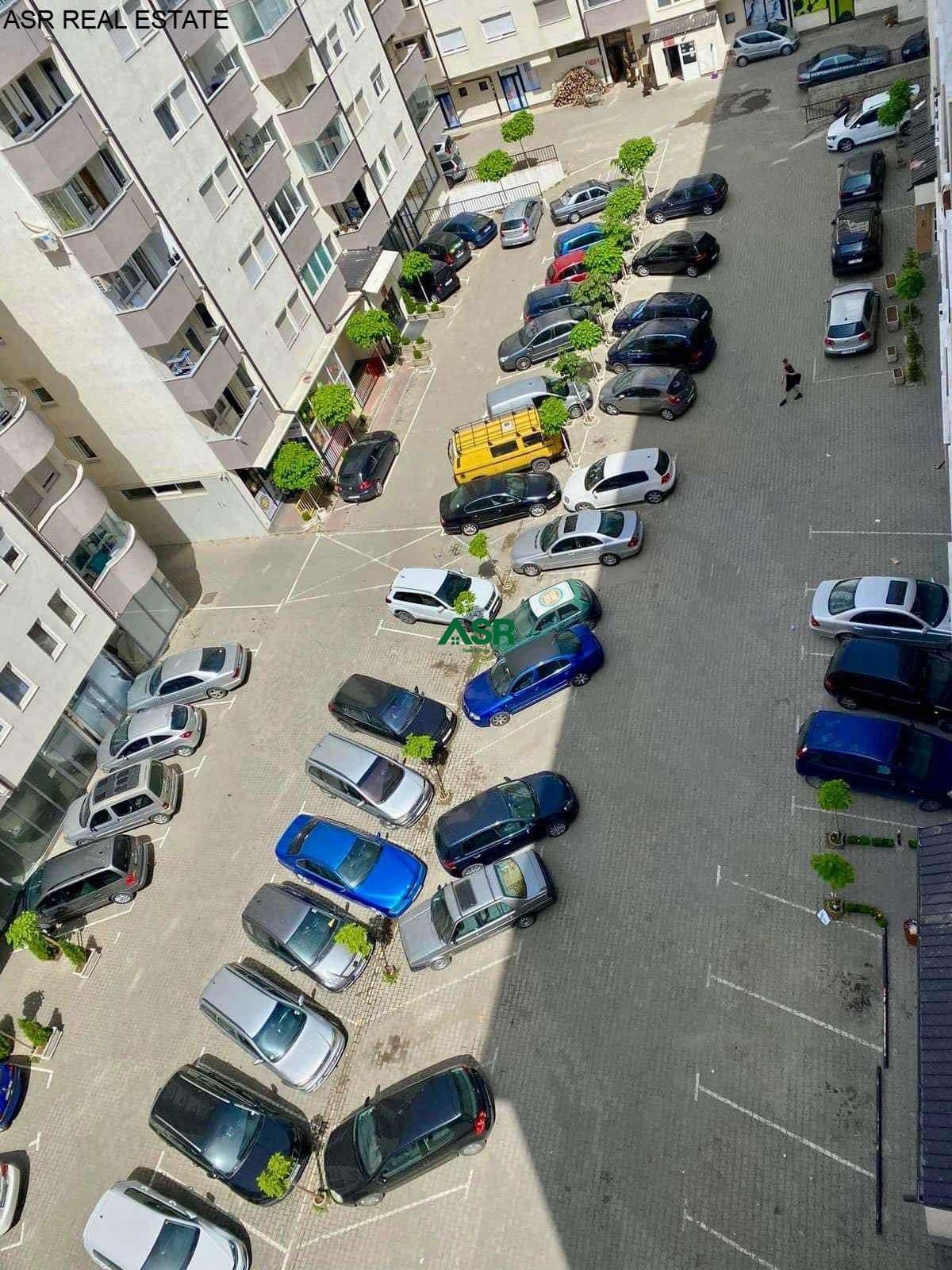Ofrohet per shitje banesa ne Fushë Kosovë me flete poseduese 3