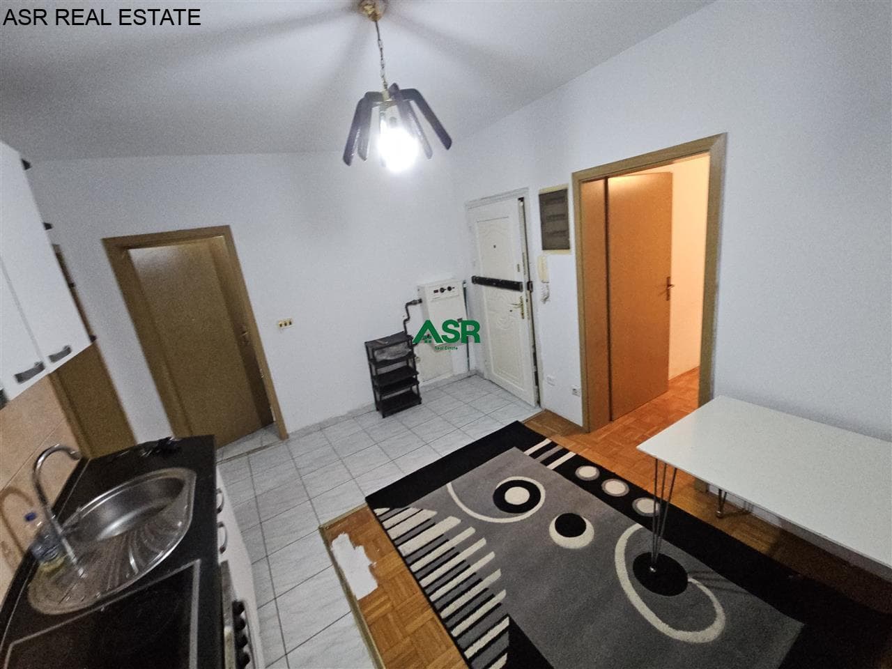 Banesë 60m2 me qira në lagjen 4 llullat