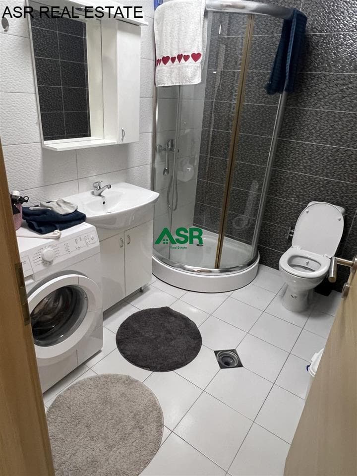 Ofrohet banesa me qira në lagjen Emshir 3