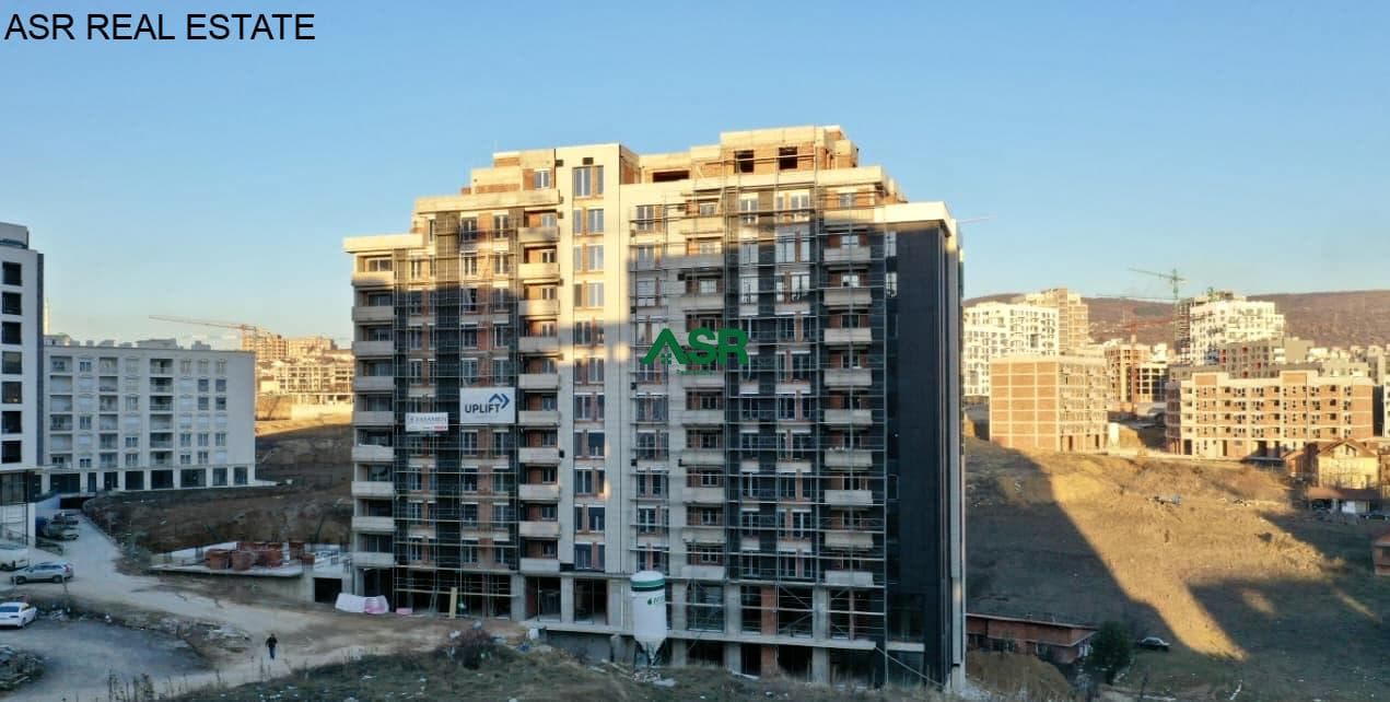 Ofrohet për #shitje banesa me sipërfaqe 94.9 m² ne rrugen C