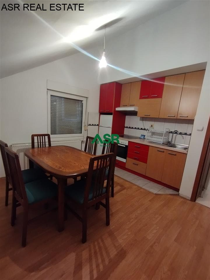 Lëshohet banesa me qira në lagjen Tophane 4