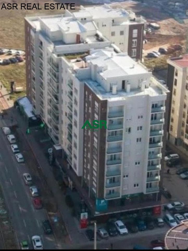 Banesë 100m2 me qira në rrugen C 1