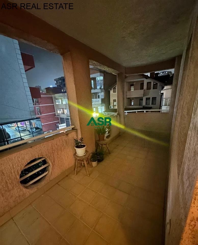 Banesë 100m2 me qira në lagjen Aktash 2