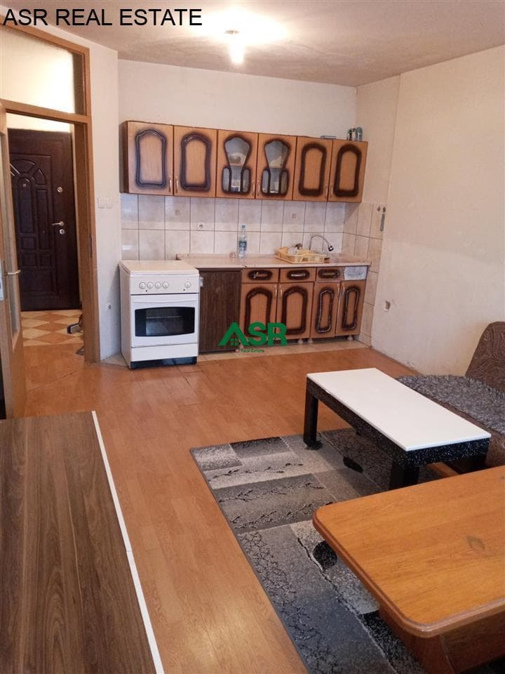 Shitet banesa afer parkut te qytetit 2