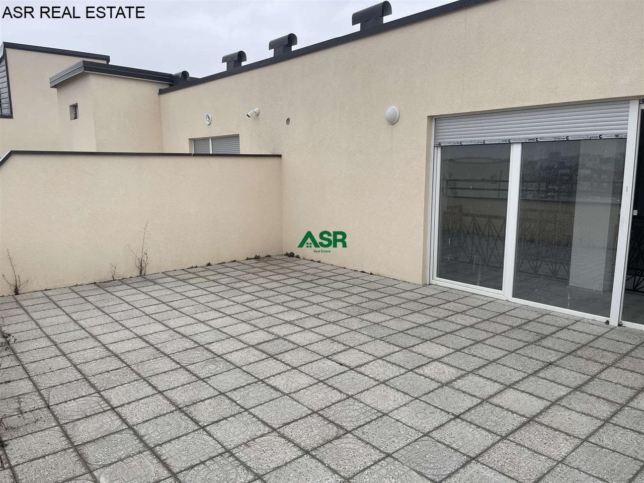 Shitet banesa e tipit Duplex në lagjën rruga B