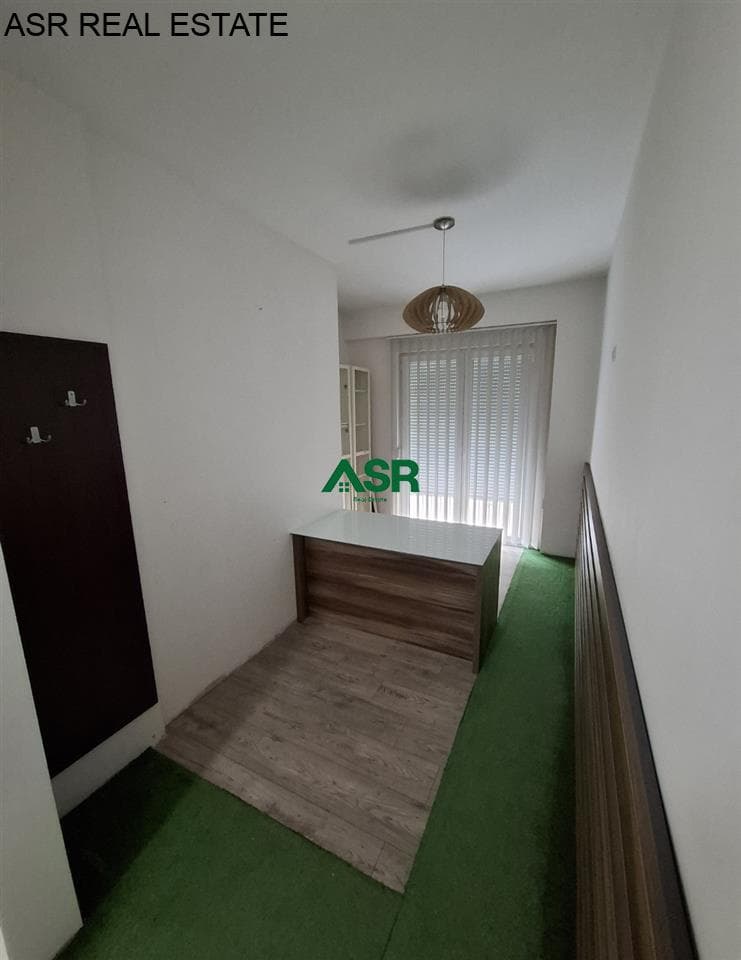 Banesë/ZYRE 68m2 me qira në rr.B 4