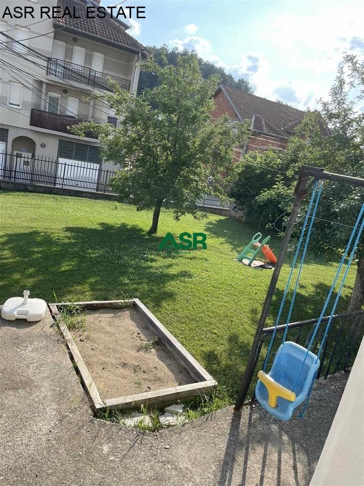 Ofrohet shtepia me qira në lagjen Tokbashqe 2