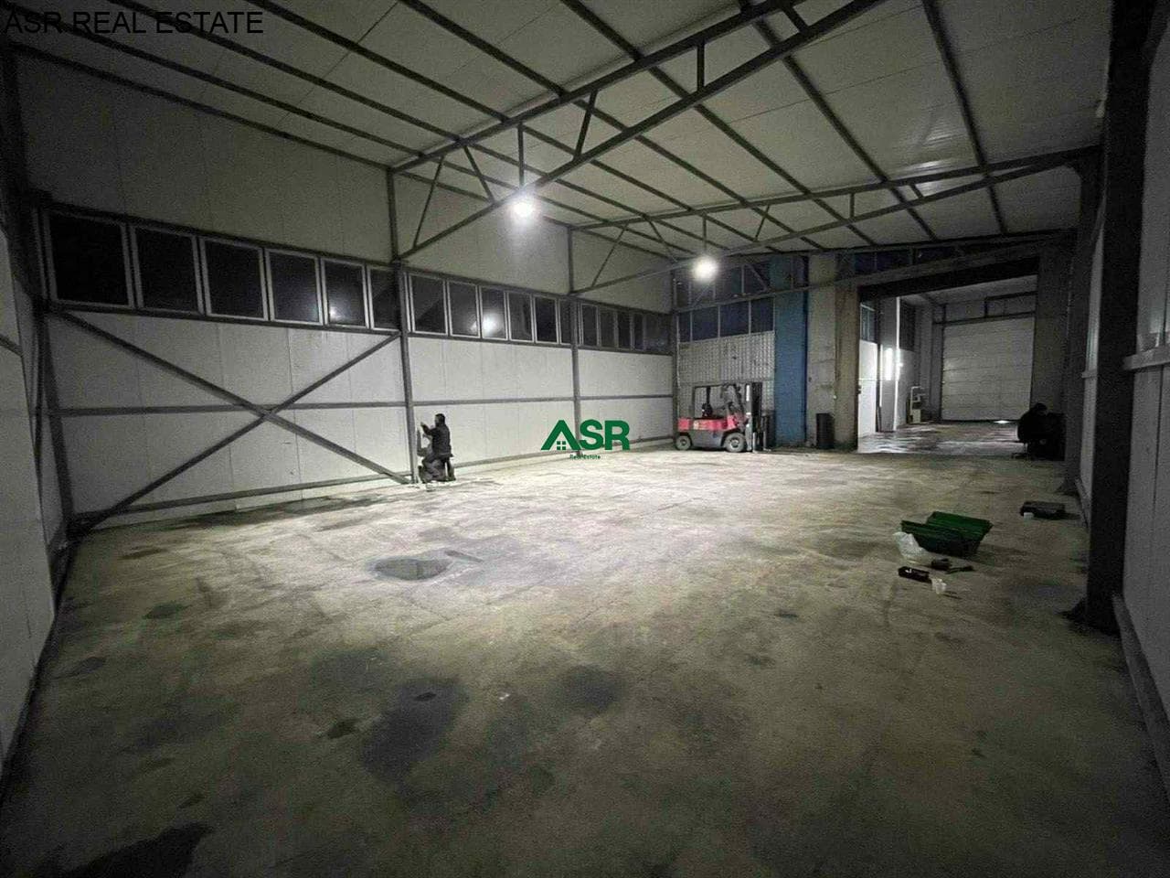 Objekt/depo 500 m2 me qira në Veternik 2