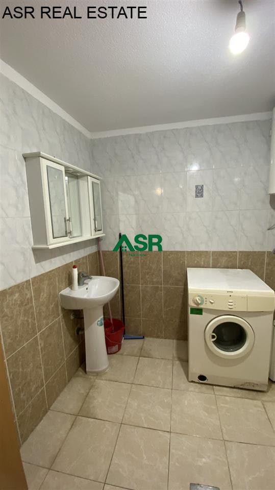 Lëshohet banesa me qira ne Lagjen Qender 4