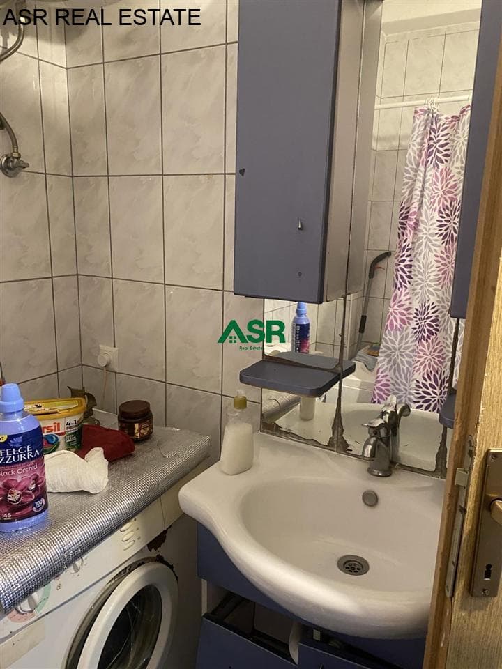 Lëshohet banesa me qira ne rr. per Matiqan 2