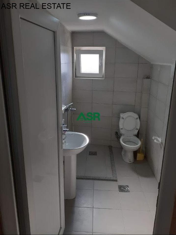 Lëshohet banesa me qera në lagjën Emshir 4