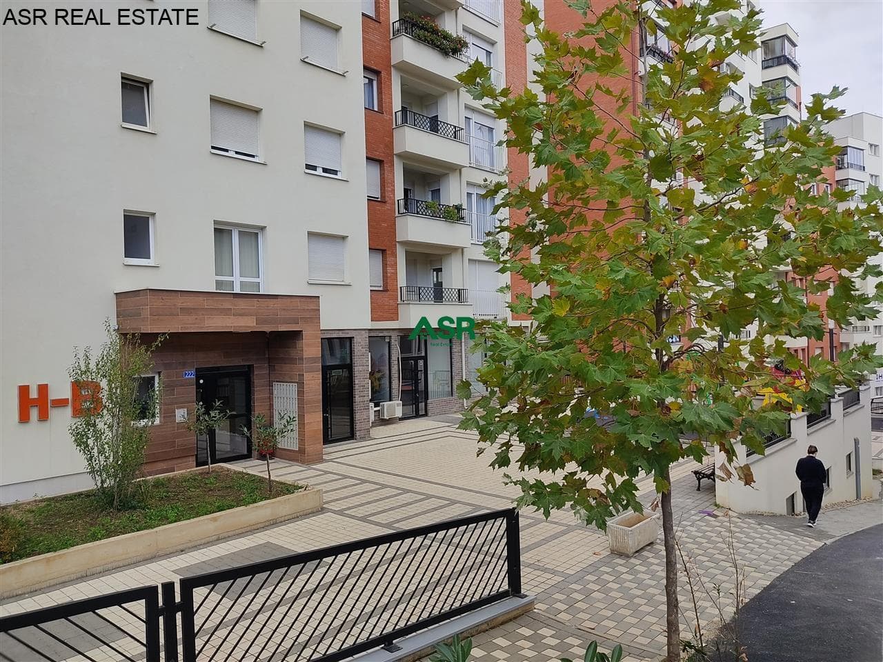 Lëshohet banesa me qira në lagjen rruga C