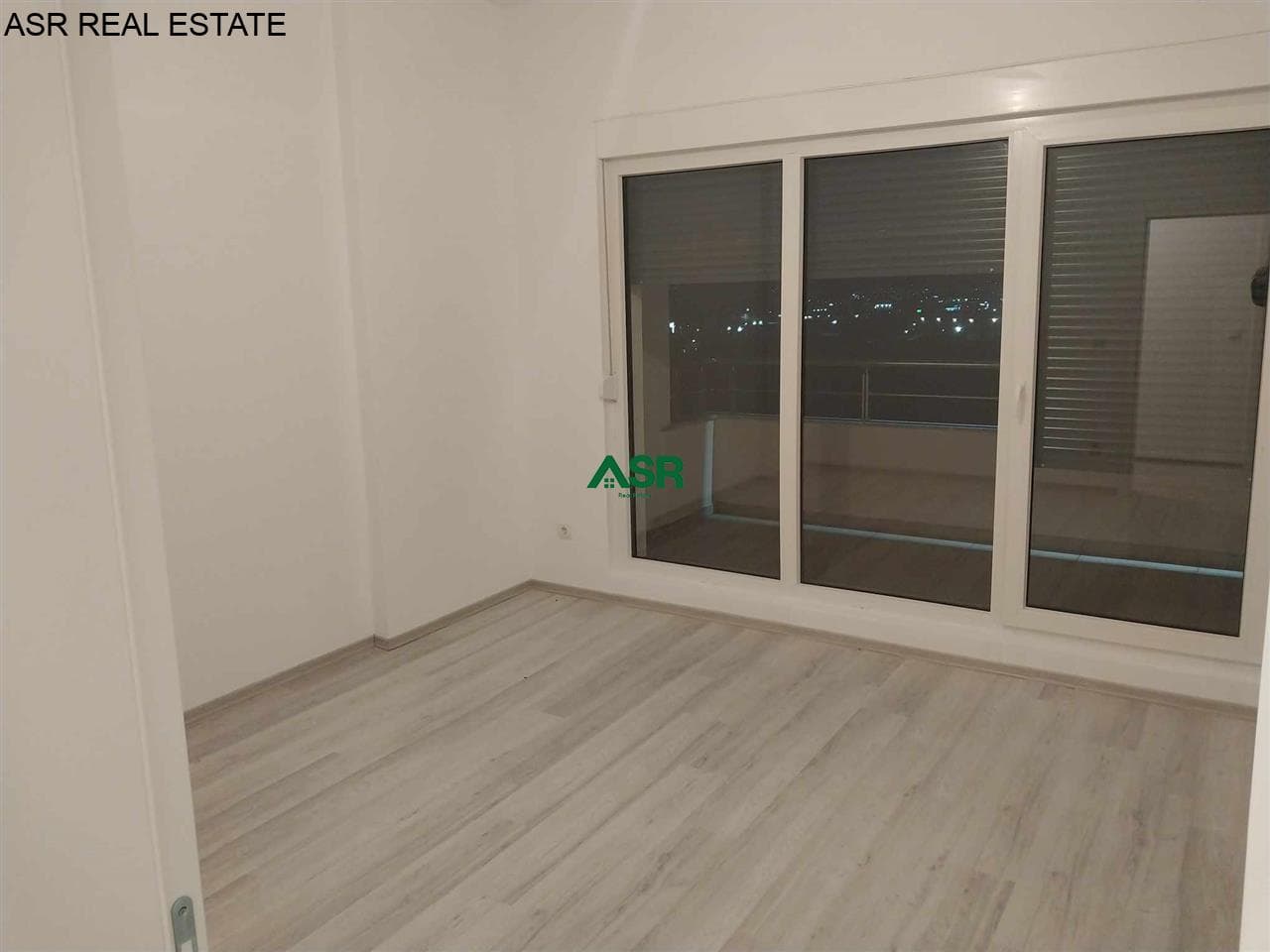 Lëshohet banesa e tipit Penthouse me qira në lagjen Arberia 4