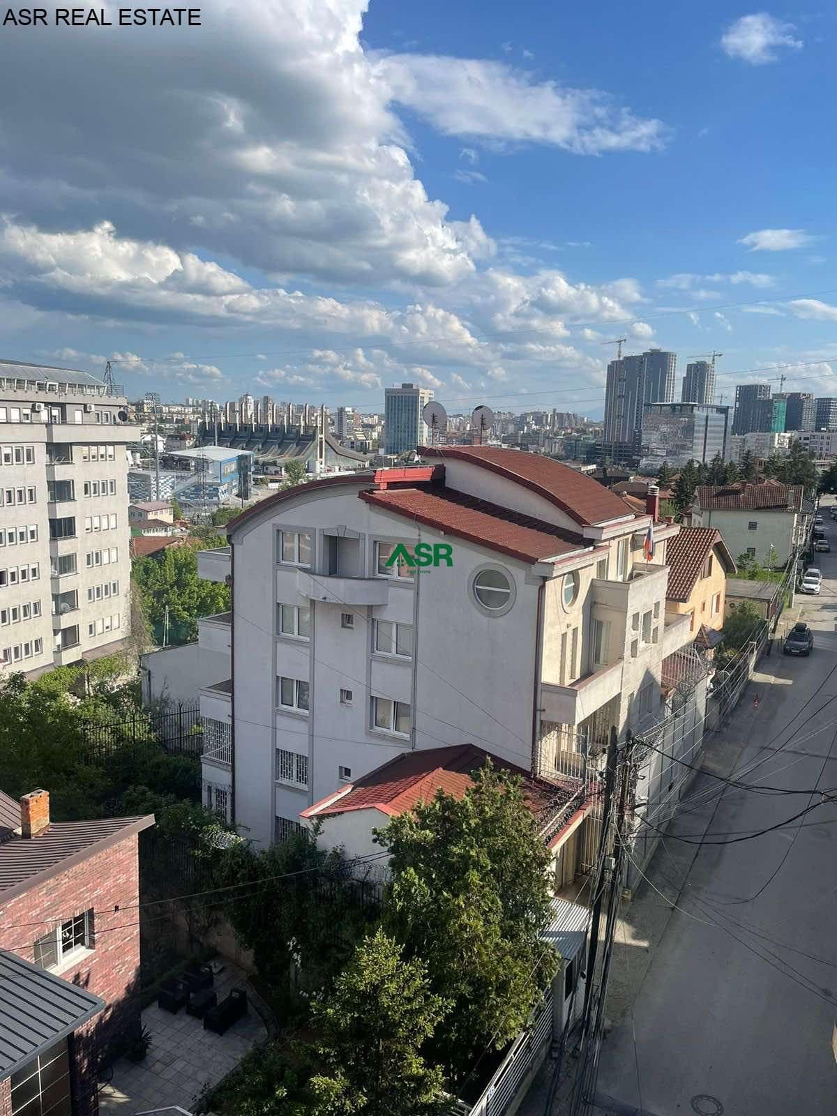 Ofrohet banesa me qira në lagjen Arberia