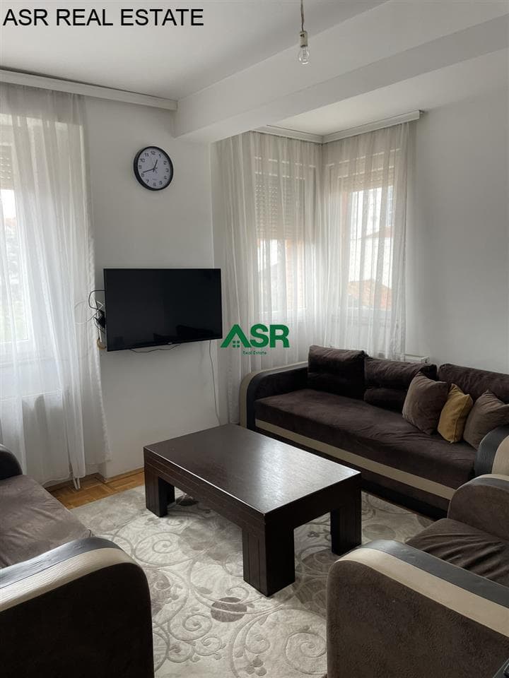 Banesë 80m2 me qira në lagjen e muhaxhereve