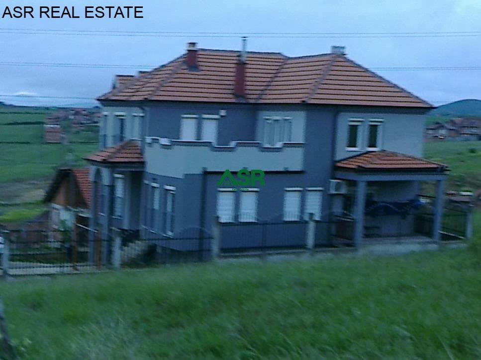 Leshohet kati i shtepise me qira ne lagjen Kodra e Trimave 4