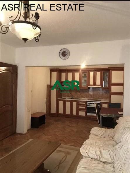 Lëshohet shtepia me qira rruges per Kolovic tek market Toni
