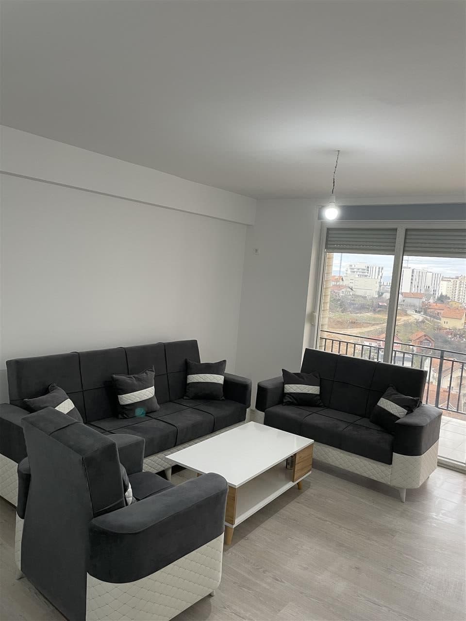 Lëshohet banesa me qira në lagjën Prishtina e Re 4