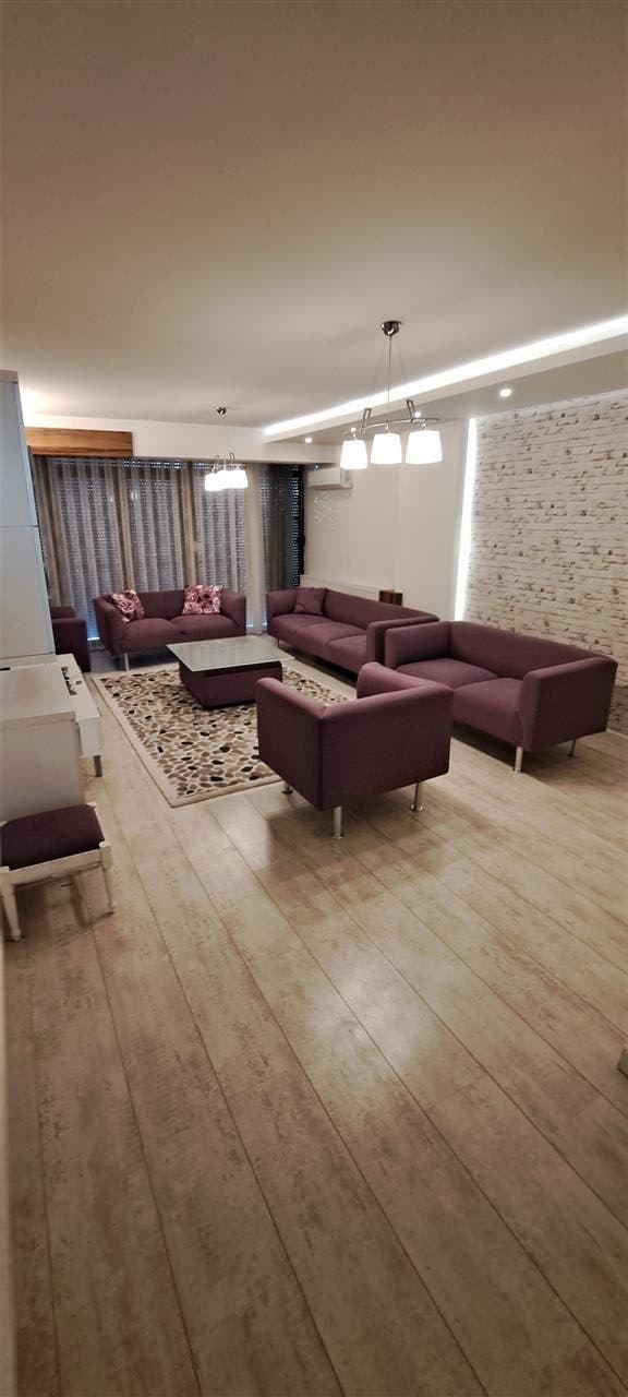 Banesë Penthouse 140m2 me qira në Dardani 3