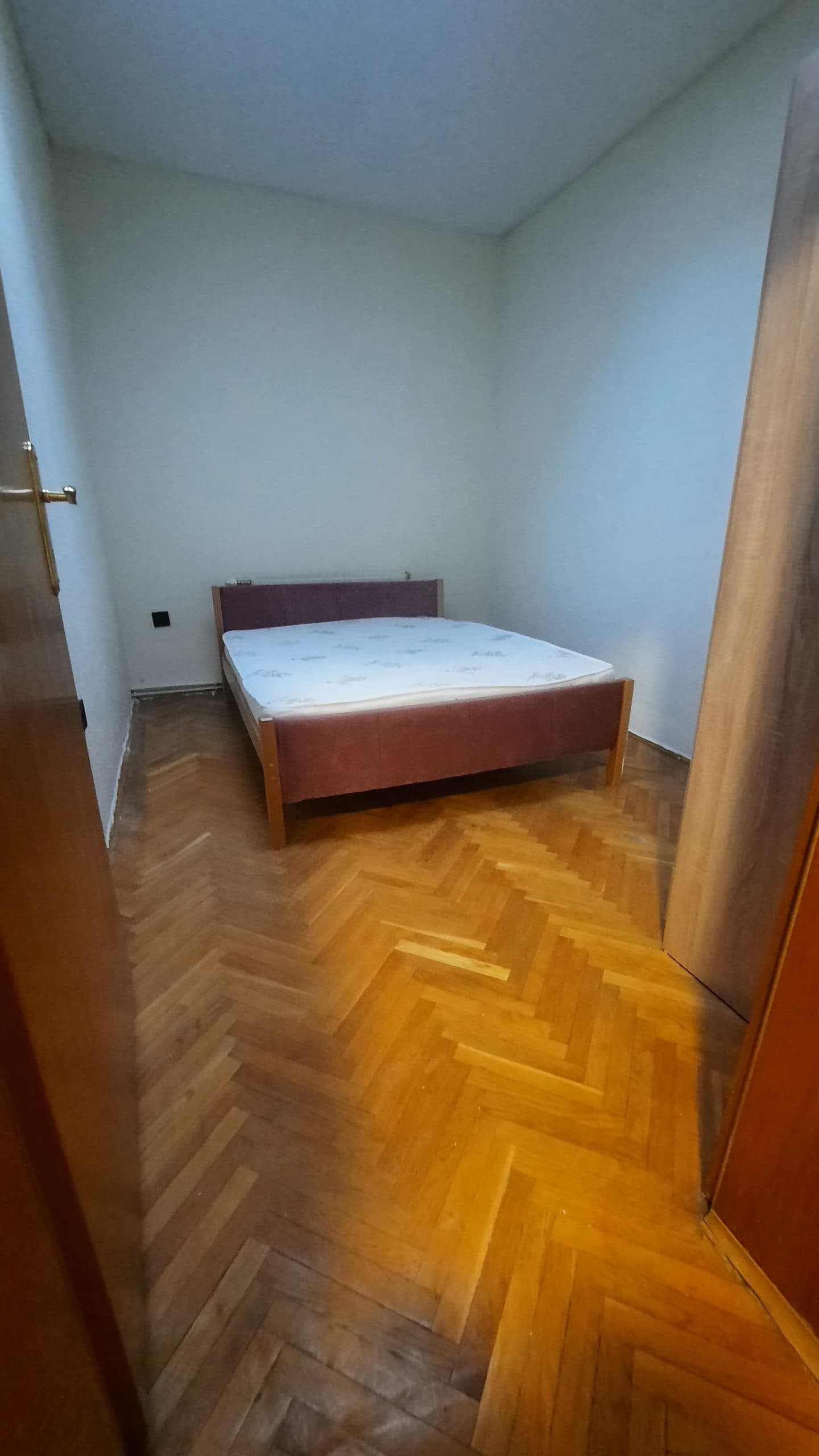 Lëshohet banesa me qira në lagjën Ulpiana 4