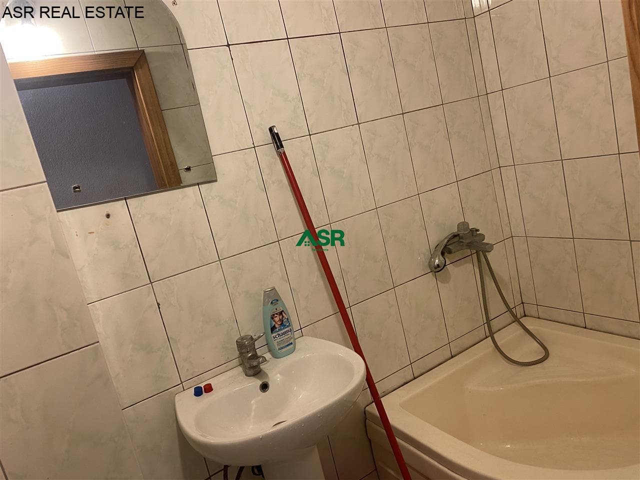 Lëshohet banesa e tipit gasoniere me qira në lagjën Qender 2