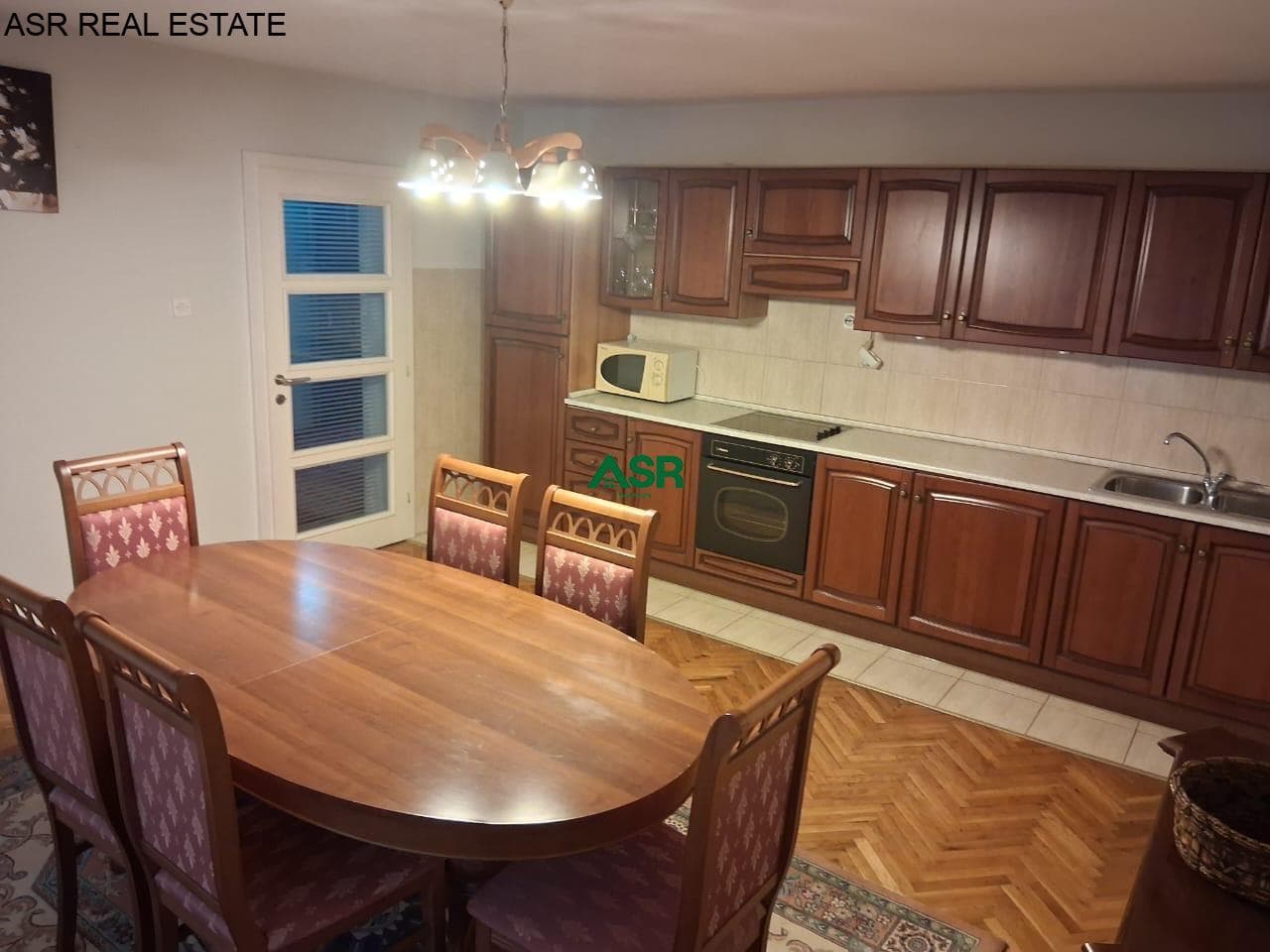 Banesë 120m2 me qira në Arberi