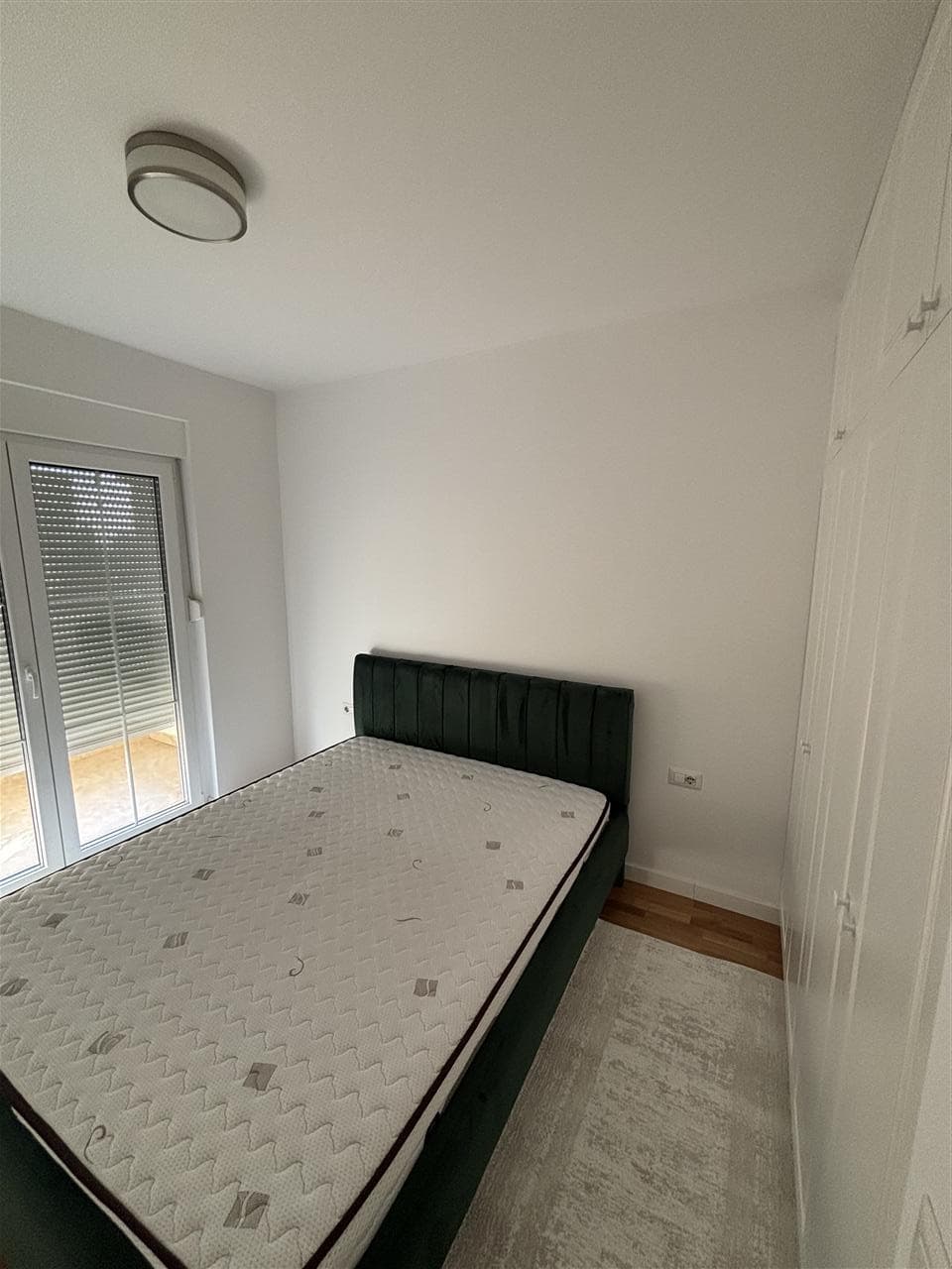 Banesë 54m2 me qira në lagjen Aktash 2