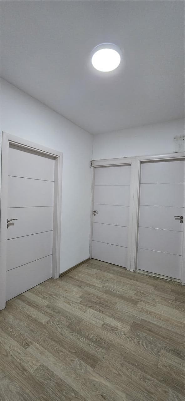 Zyre 78m2 me qira në Ulpiane 3