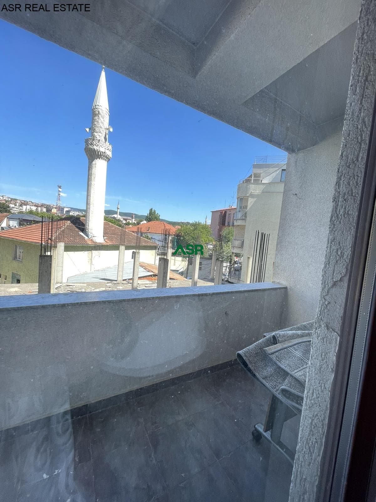 Lëshohet banesa me qira në lagjën Tophane 2
