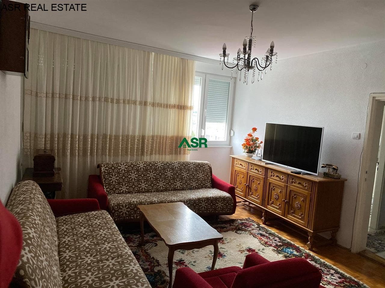 Lëshohet banesa me qera në lagjën Qendër