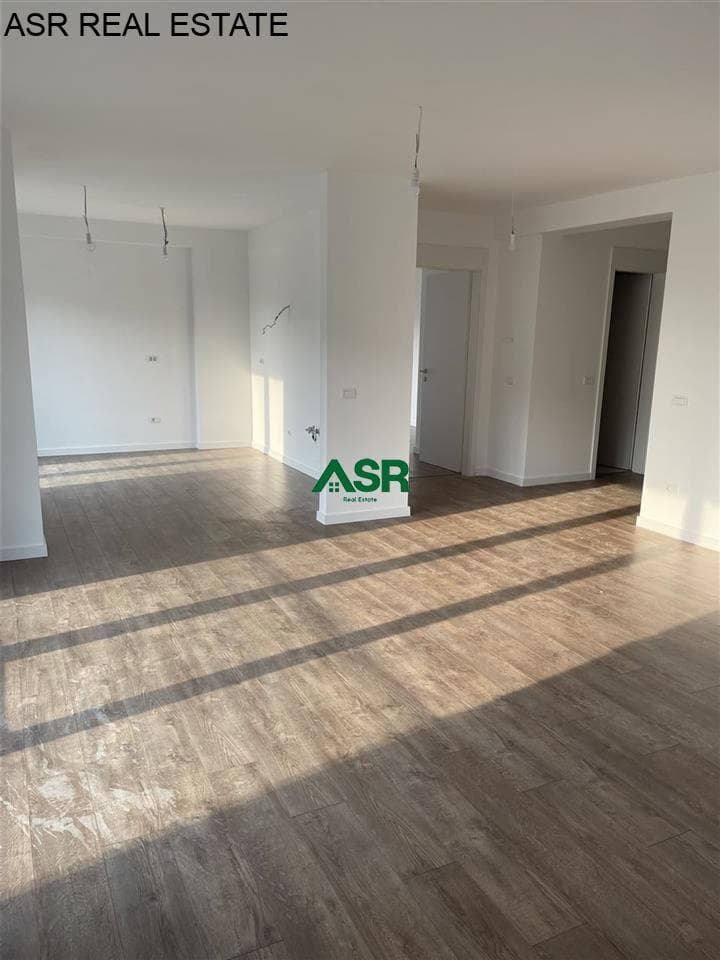 Banesë/Zyre 98m2 me qira në rrugen B 3