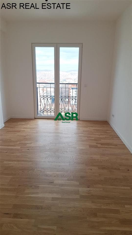 Banesë 150m2 me qira në kompleksin IN ON ne lagjen e muhaxhereve 3