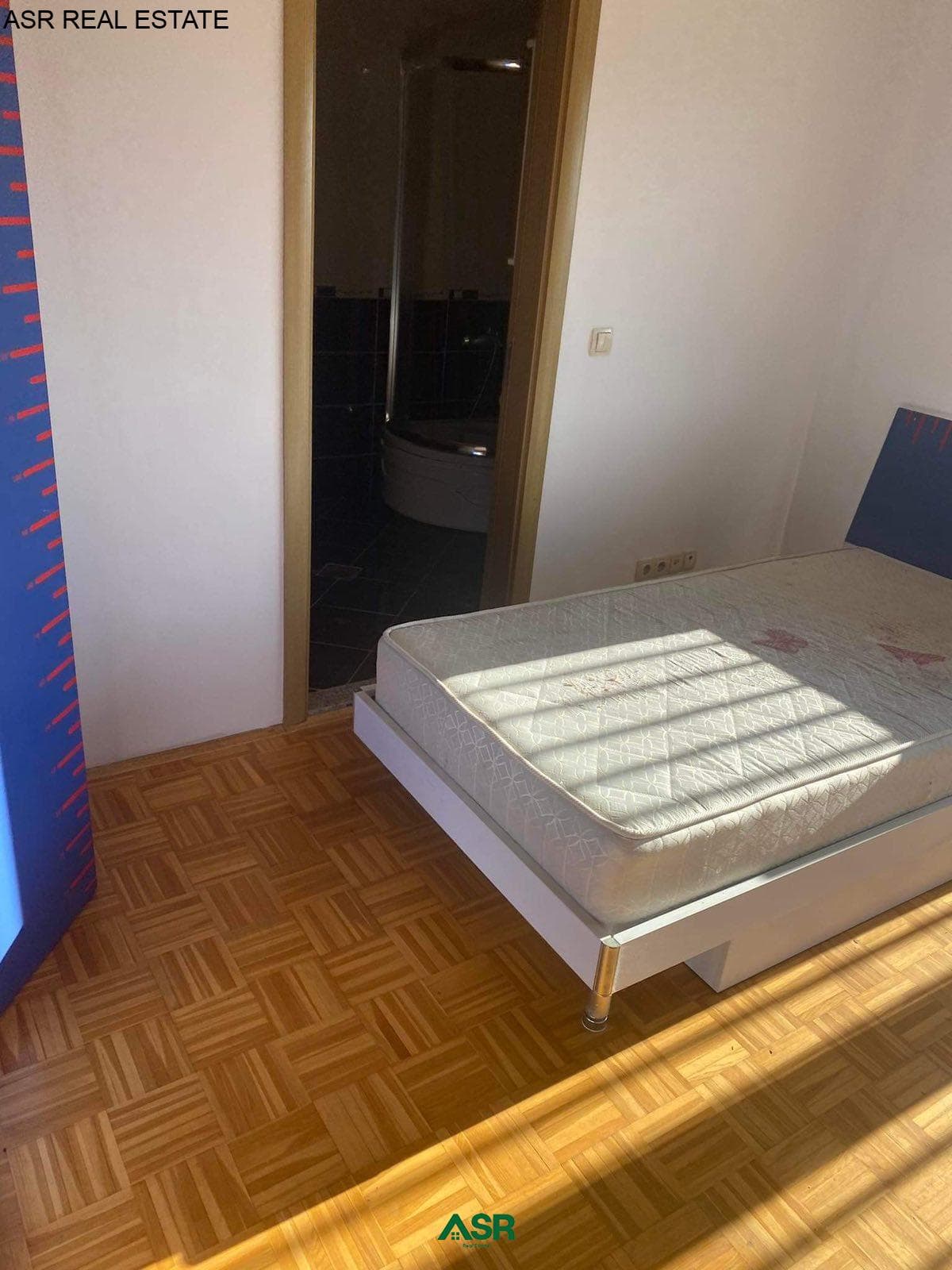 Lëshohet banesa me qira në Rrugën B 4