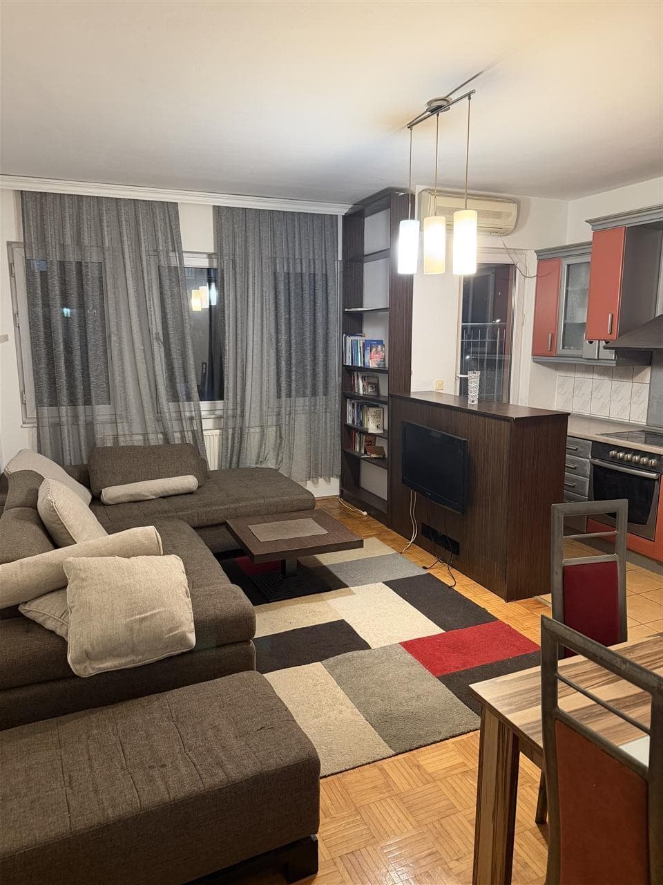 Banesë 75m2 me qira në lagjen bregu i diellit