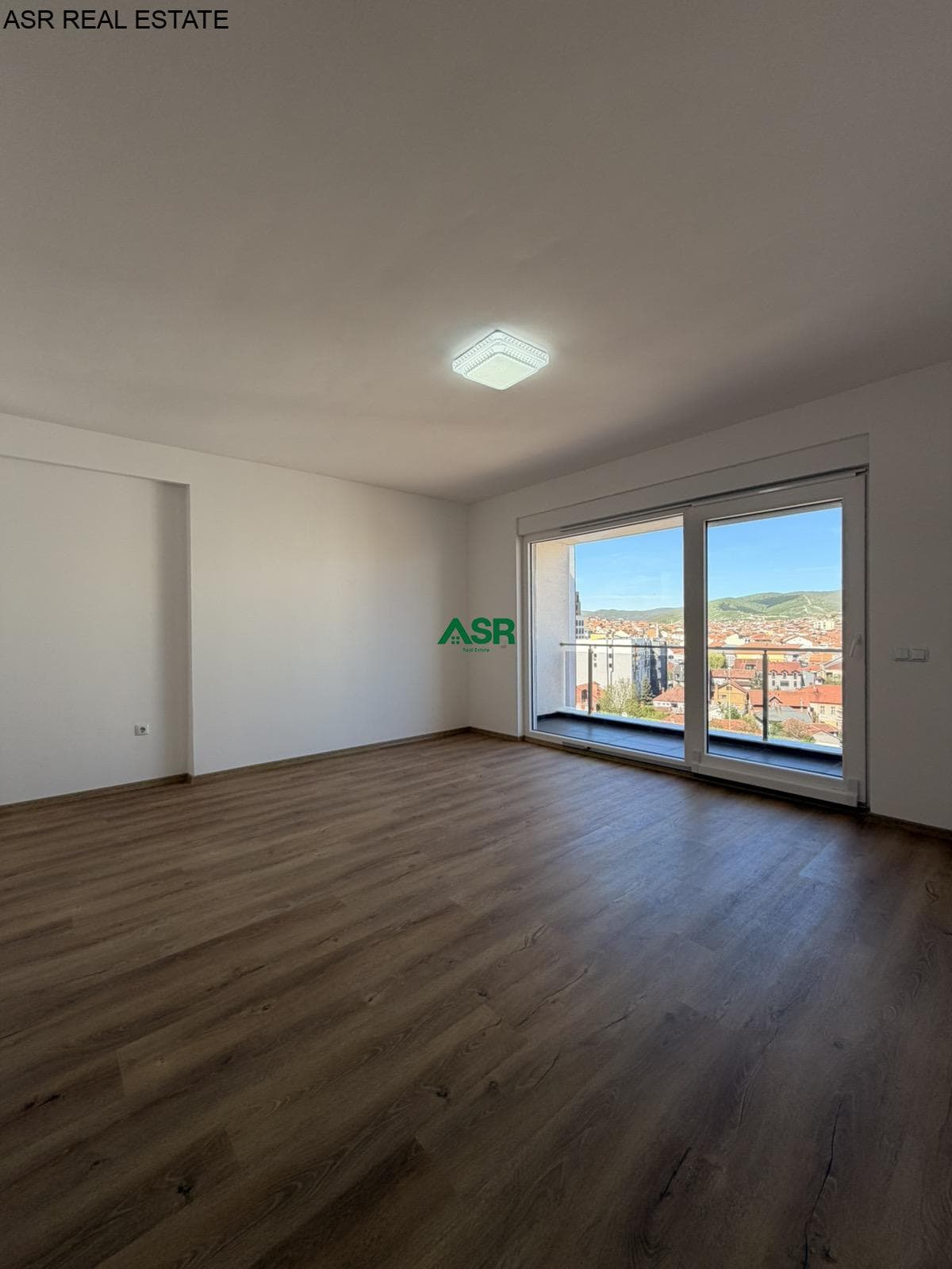 Banesë 90m2 me qira në lagjen Tophane
