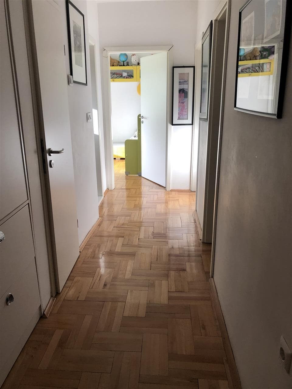 Ofrohet banesa me qira në lagjen Bregu i diellit 4