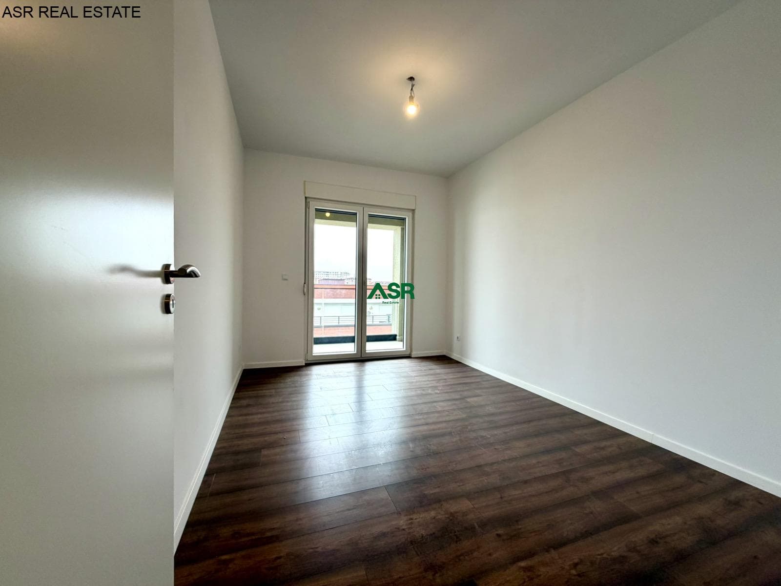 ID:4292 Banesë 118m2 me qira në rr.B 4