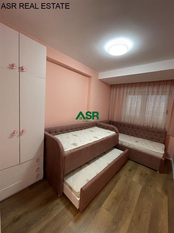 Lëshohet banesa elegante me qira në lagjën Arberia 3