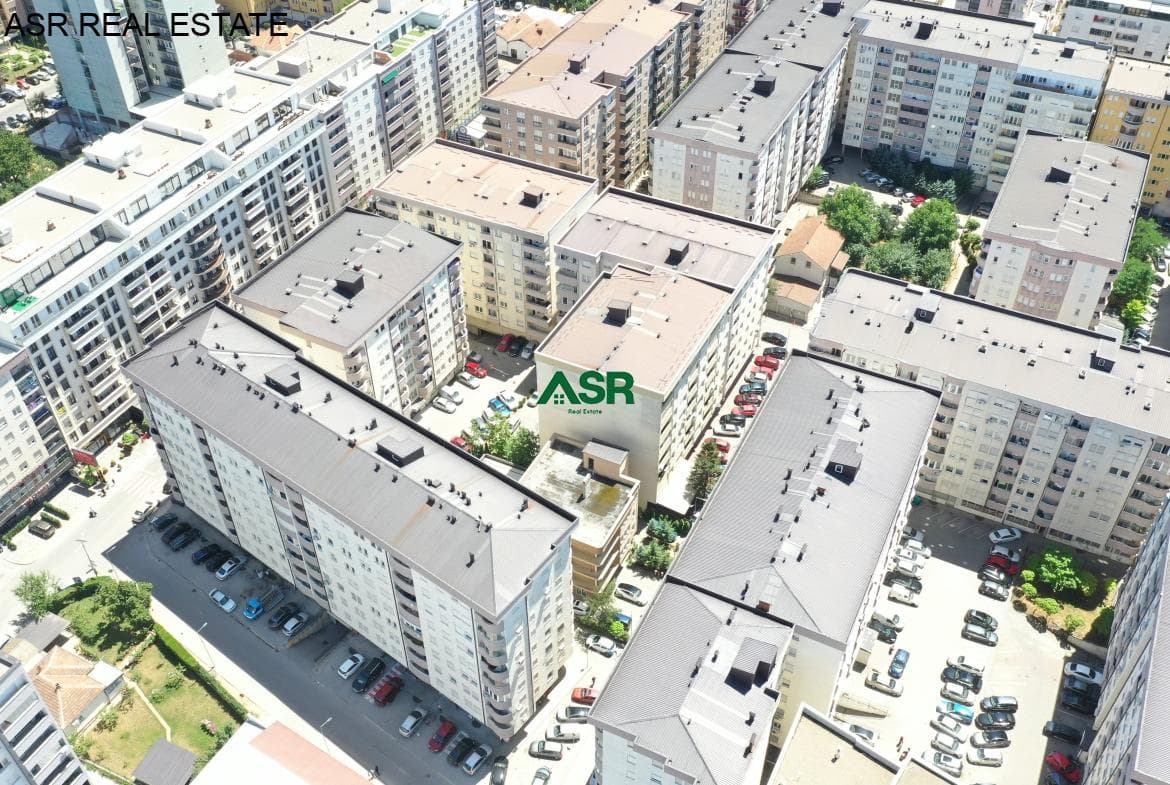 Ofrohet për SHITJE shtepia ne FUSHE KOSOVE 4