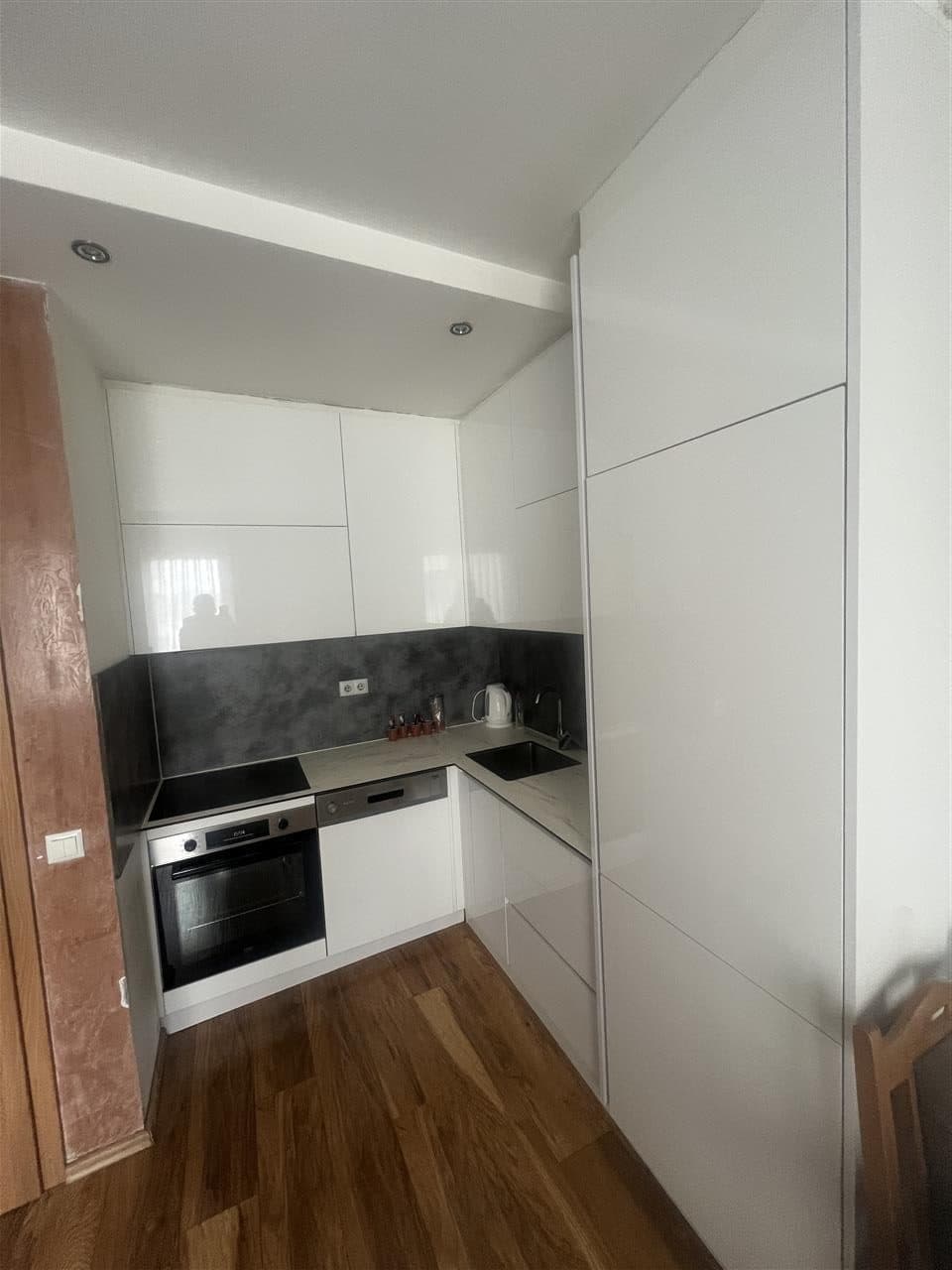 Banesë 50m2 me qira në lagjen e muhaxhereve 2