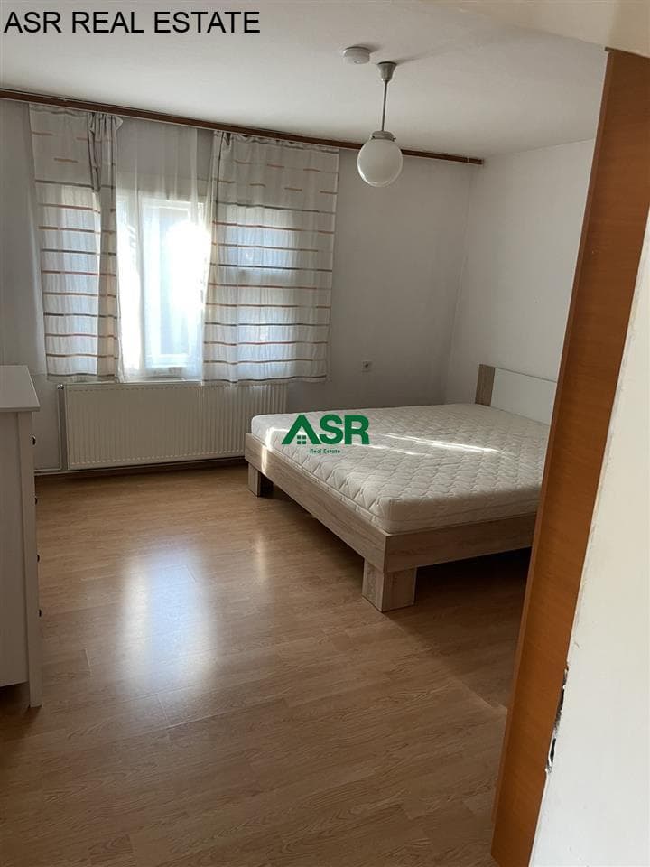 Ofrohet shtepia me qira në lagjen Tokbashqe 3