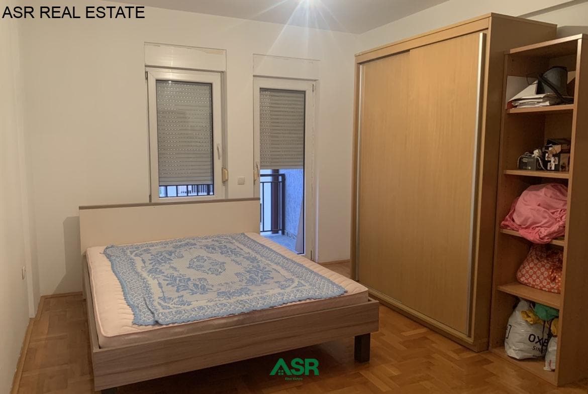 Shitet banesa në lagjën Emshir (Kalabri) 3