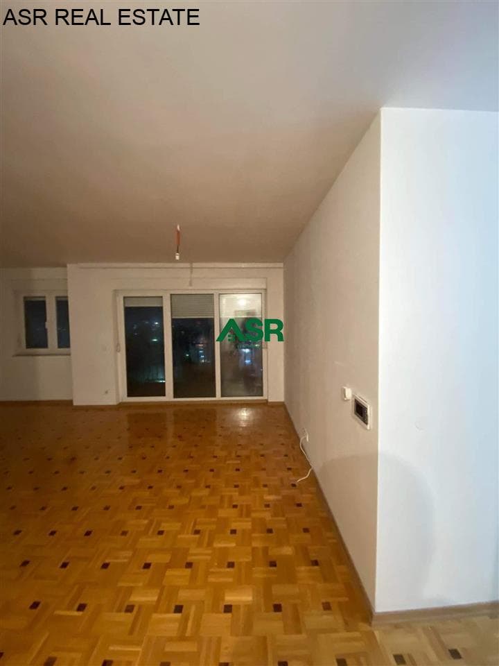 Lëshohet banesa me qira në lagjën bregu i diellit 2