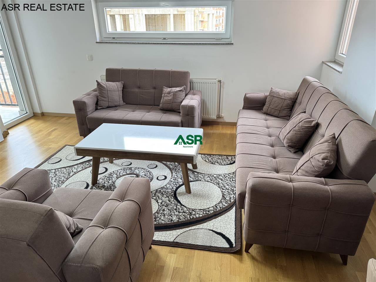 : Banesë 82m2 me qira në lagjen Emshir 4