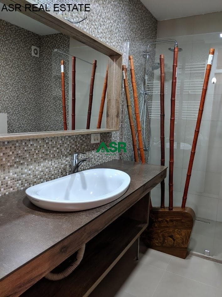 Banesë 176m2 me qira në lagjen Mati 1 3